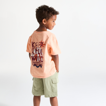 تيشيرت للأولاد برتقالي اللون بأكمام قصيرة مطبوع عليه كلمات